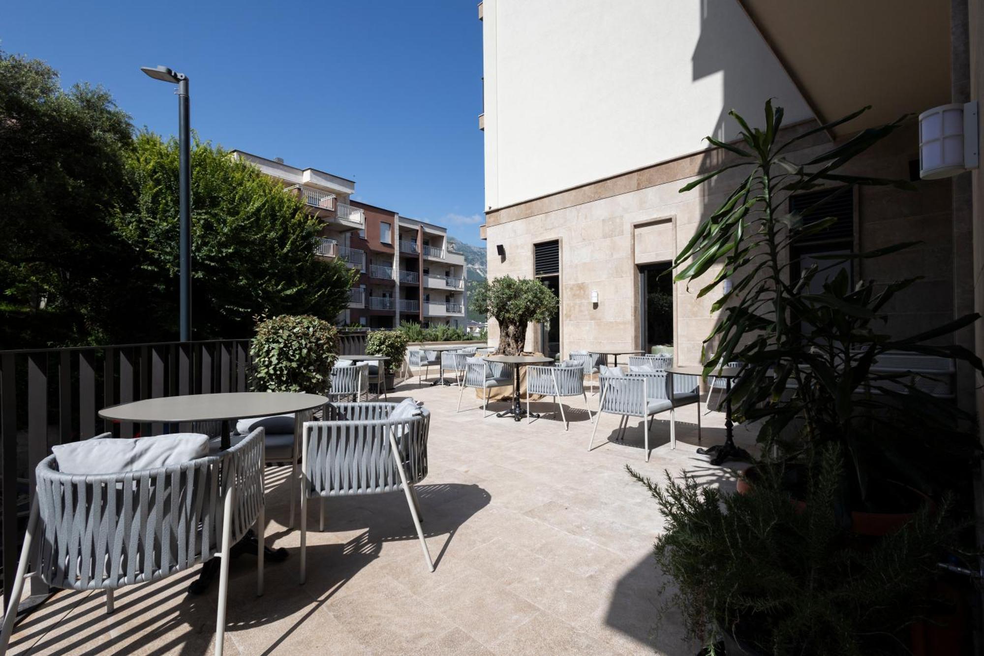 Infinity Hotel & More Budva Exterior foto
